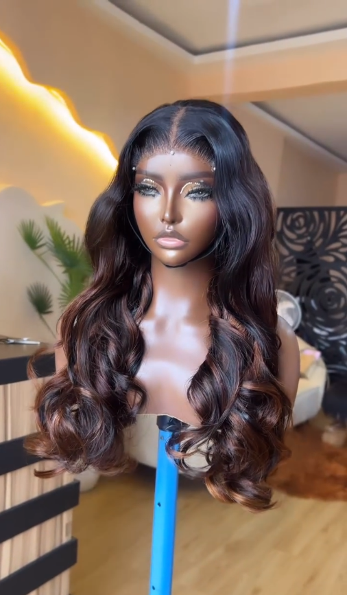 Custom-Colored Highlight Unit – 24” (3 Bundles, 4×4 Closure, DD)